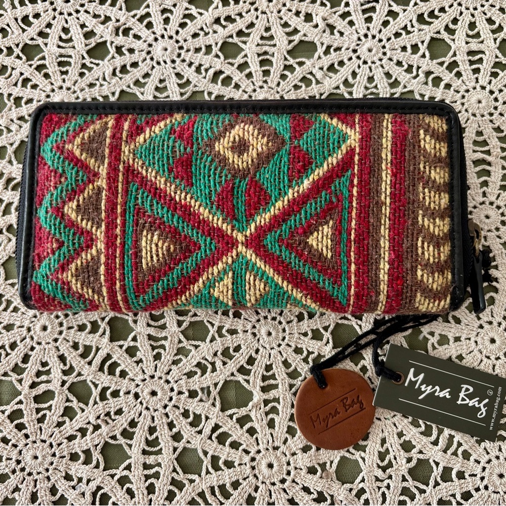 Myra bag bifold wallet NWT. Aztec, Western, Indian, tribal design. Earth tones.
